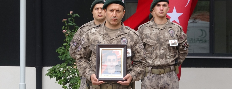 Kazada şehit olan polisin cenazesi Akyazı'ya gönderildi