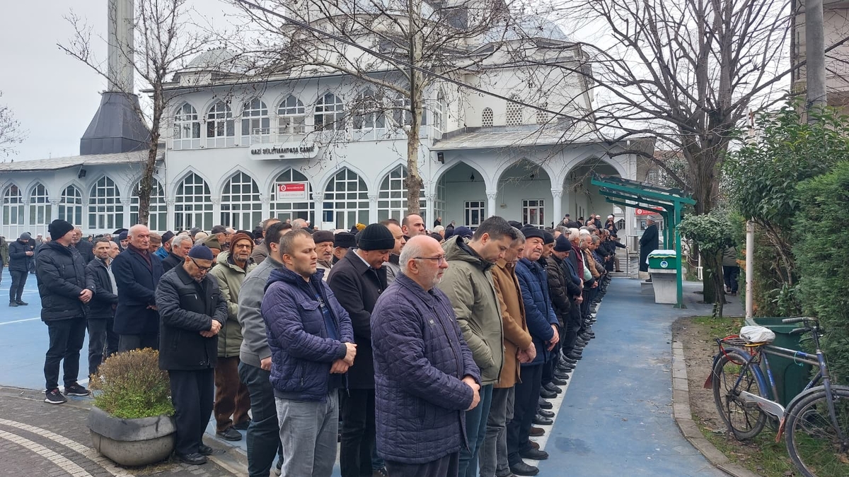 Kenan Sayın Dualarla Son Yolculuğuna Uğurlandı.