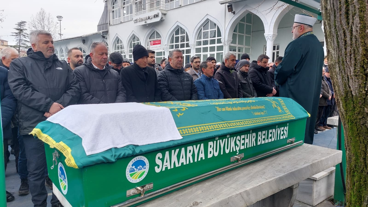 Kenan Sayın Dualarla Son Yolculuğuna Uğurlandı.