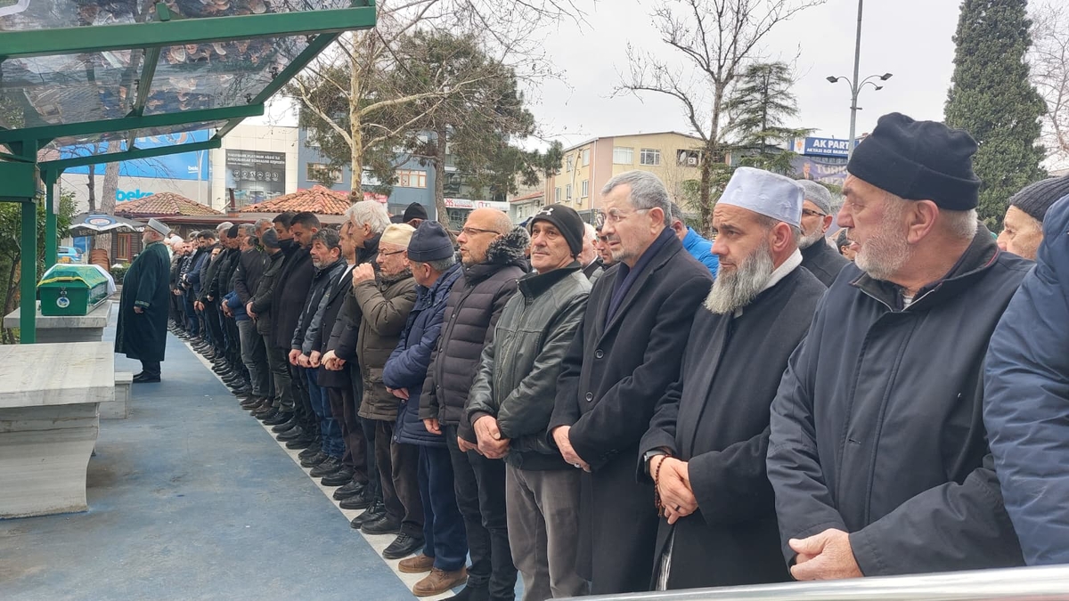 Kenan Sayın Dualarla Son Yolculuğuna Uğurlandı.