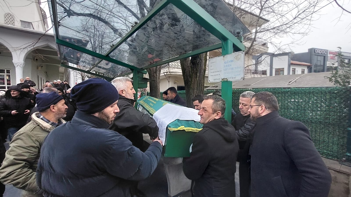 Kenan Sayın Dualarla Son Yolculuğuna Uğurlandı.