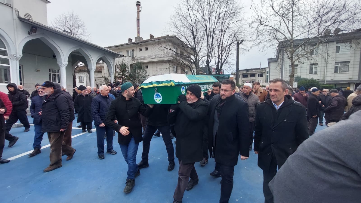 Kenan Sayın Dualarla Son Yolculuğuna Uğurlandı.