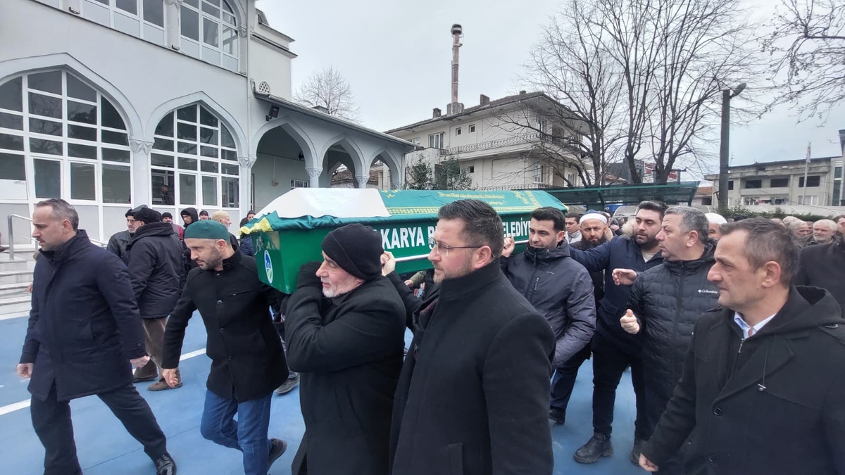 Kenan Sayın Dualarla Son Yolculuğuna Uğurlandı.