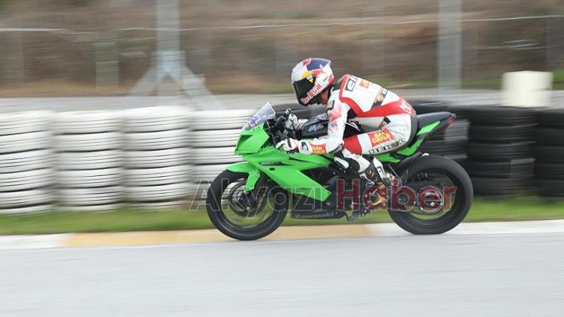 Kenan Sofuoğlu milli motosikletçileri Akyazı da yeni sezona hazırlıyor