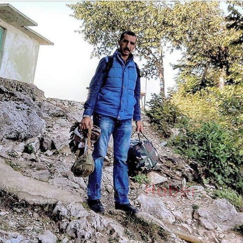 Keremali Dağı Mescidi ve Türbesinin Bekçiliğini Yapıyor