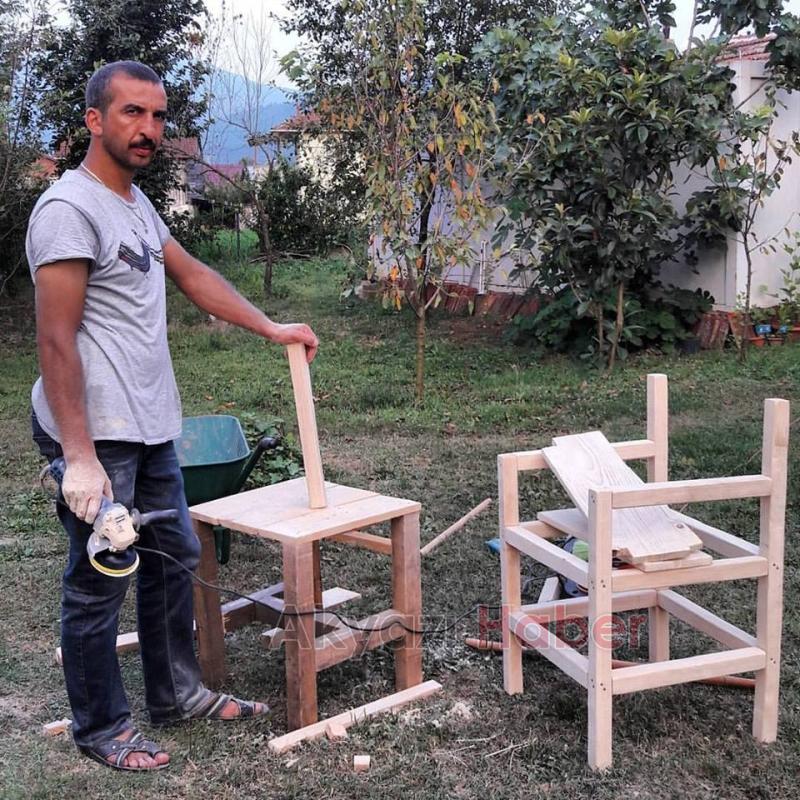 Keremali Dağı Mescidi ve Türbesinin Bekçiliğini Yapıyor