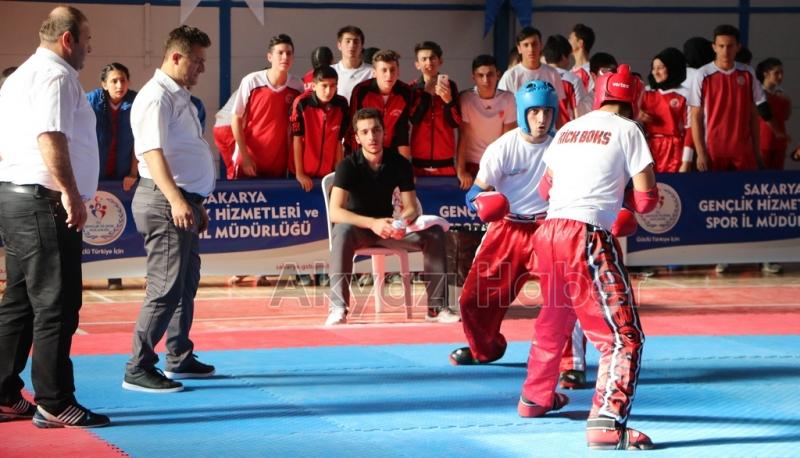 Kick Boksçular  Akyazı’da Madalya Aradı 