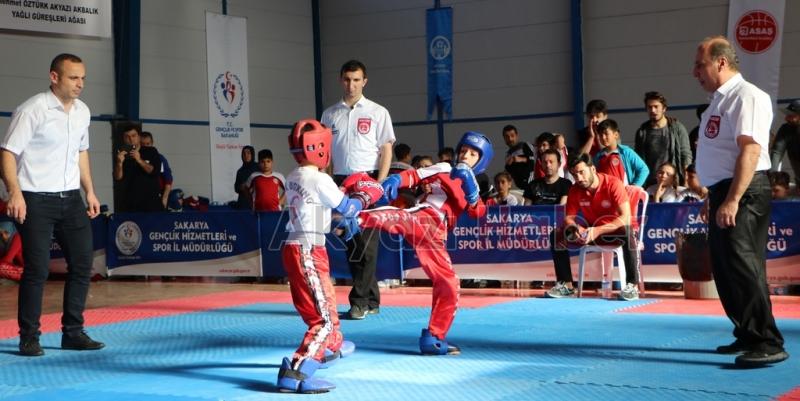 Kick Boksçular  Akyazı’da Madalya Aradı 