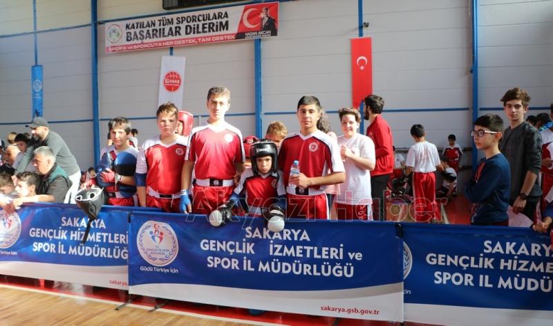 Kick Boksçular  Akyazı’da Madalya Aradı 