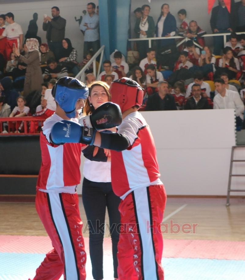 Kick Boksçular  Akyazı’da Madalya Aradı 