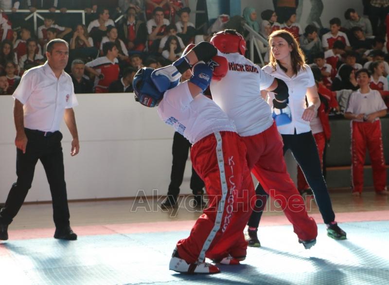 Kick Boksçular  Akyazı’da Madalya Aradı 