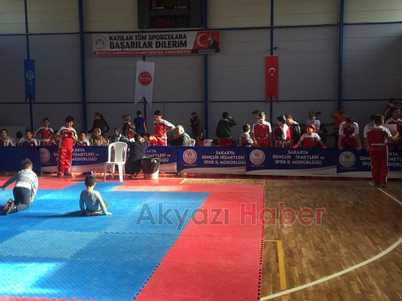 Kick Boksçular  Akyazı’da Madalya Aradı 