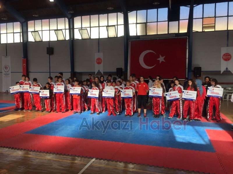 Kick Boksçular  Akyazı’da Madalya Aradı 