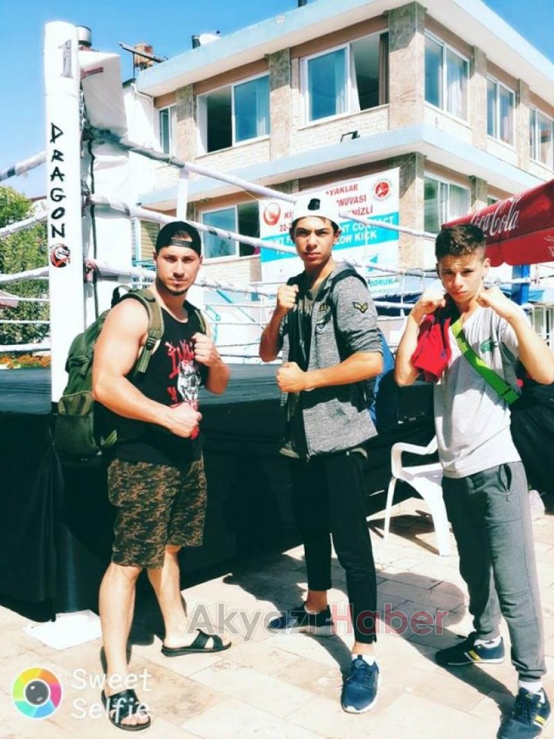 KickBoksta Altın Madalya Akyazının 