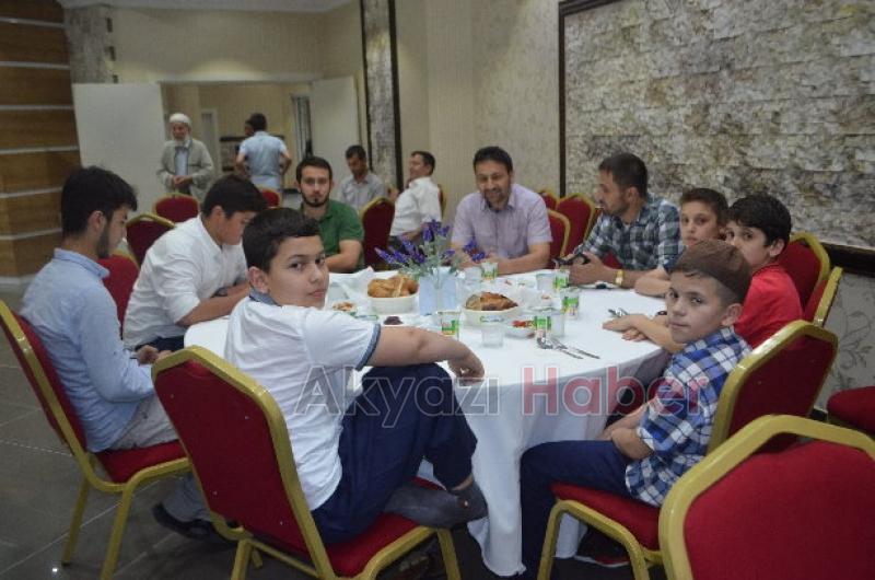 Kıraat Eğitim Merkezi İftar Programı Düzenledi