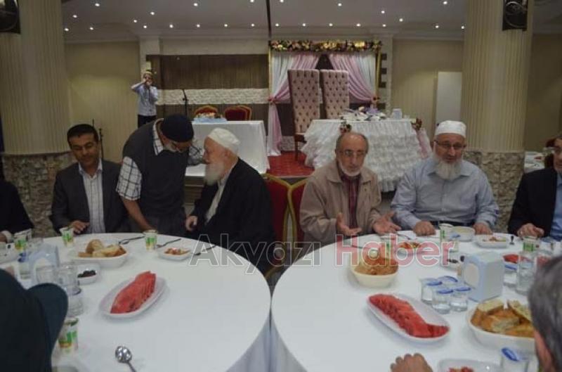 Kıraat Eğitim Merkezi İftar Yemeği Verdi