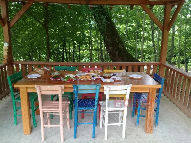 Kırmızı Değirmenden Huzur Dolu Serpme Kahvaltı