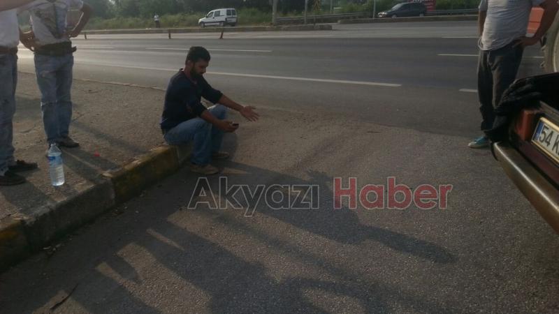 Kırmızı Işıkta Geçen Traktör Otomobile Çarptı