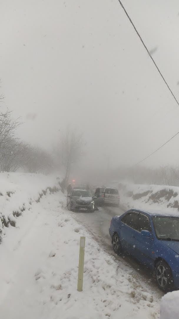Kızak merkezine giden araçlar karda ilerleyemedi