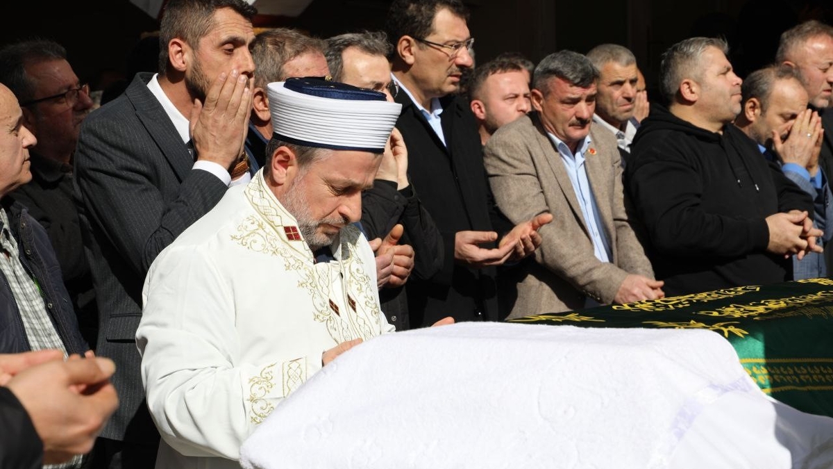 KMO'daki kazada ölen genç sürücü toprağa verildi