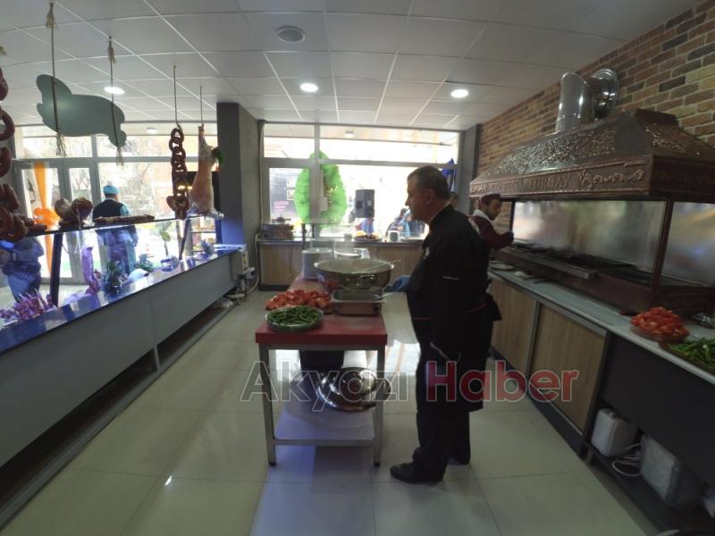  Köfteci Turgay Dualarla Açıldı