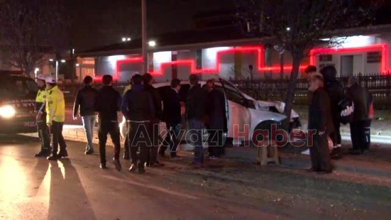 Kontrolden çıkan araç ağaca çarptı