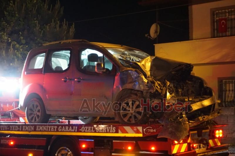  Kontrolden Çıkan Araç Odunluğa Girdi