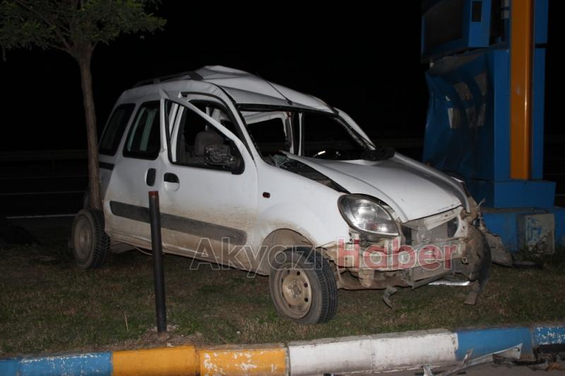 Kontrolden Çıkan Otomobil Petrole Daldı