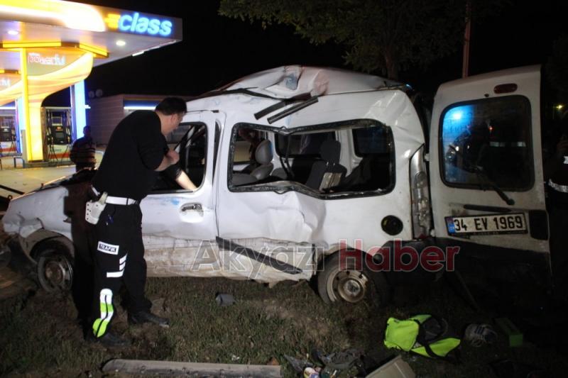 Kontrolden Çıkan Otomobil Petrole Daldı