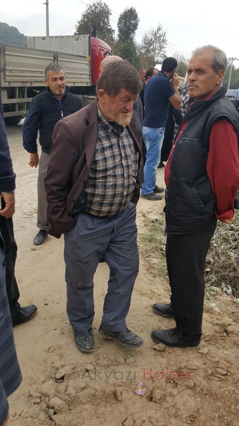 Kontrolden Çıkan Pikap Şarampole Uçtu