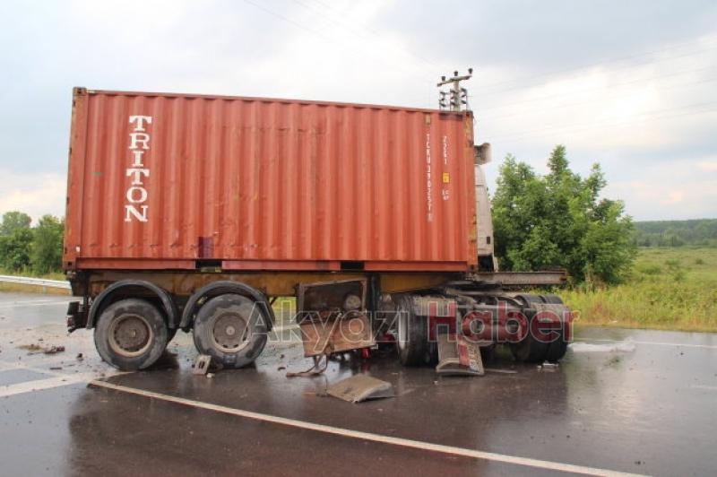 Kontrolden Çıkan Tır Karşı Şeride Geçti