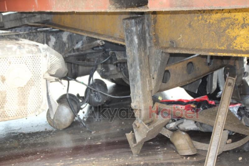 Kontrolden Çıkan Tır Karşı Şeride Geçti