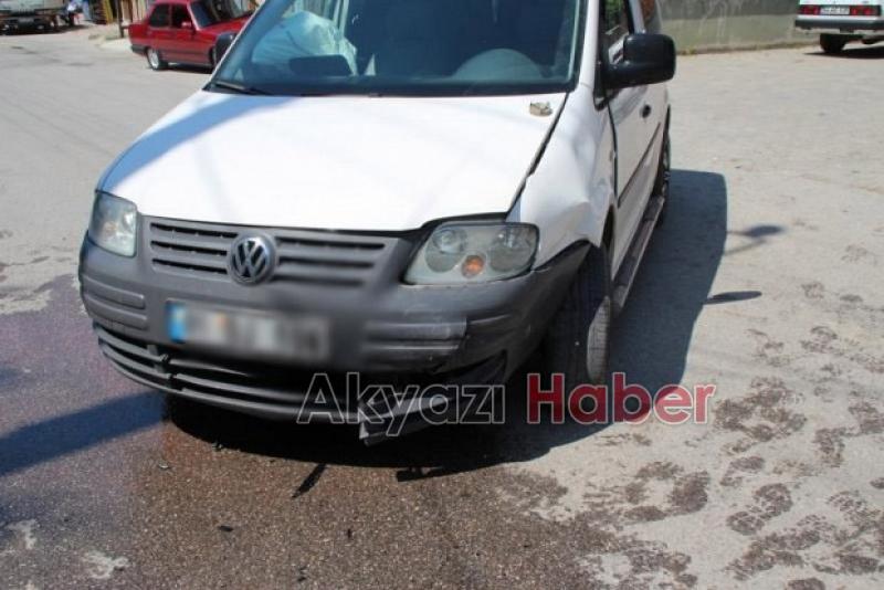  Kontrolsüz Çıkış Yapan Otomobil Kazaya Sebebiyet Verdi