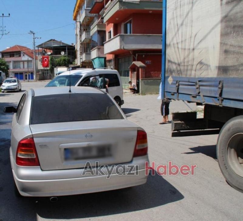  Kontrolsüz Çıkış Yapan Otomobil Kazaya Sebebiyet Verdi