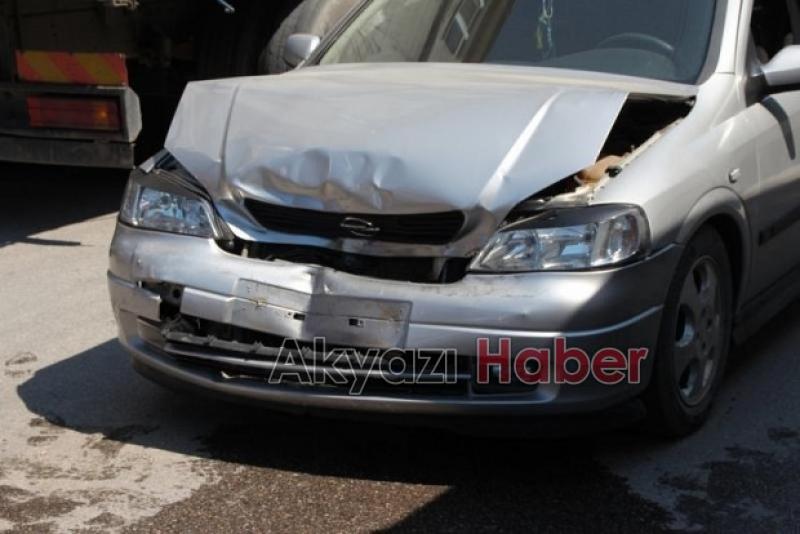  Kontrolsüz Çıkış Yapan Otomobil Kazaya Sebebiyet Verdi