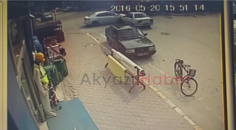 Kontrolsüz Yola Çıkan Sürücü Kazayı Beraberinde Getirdi