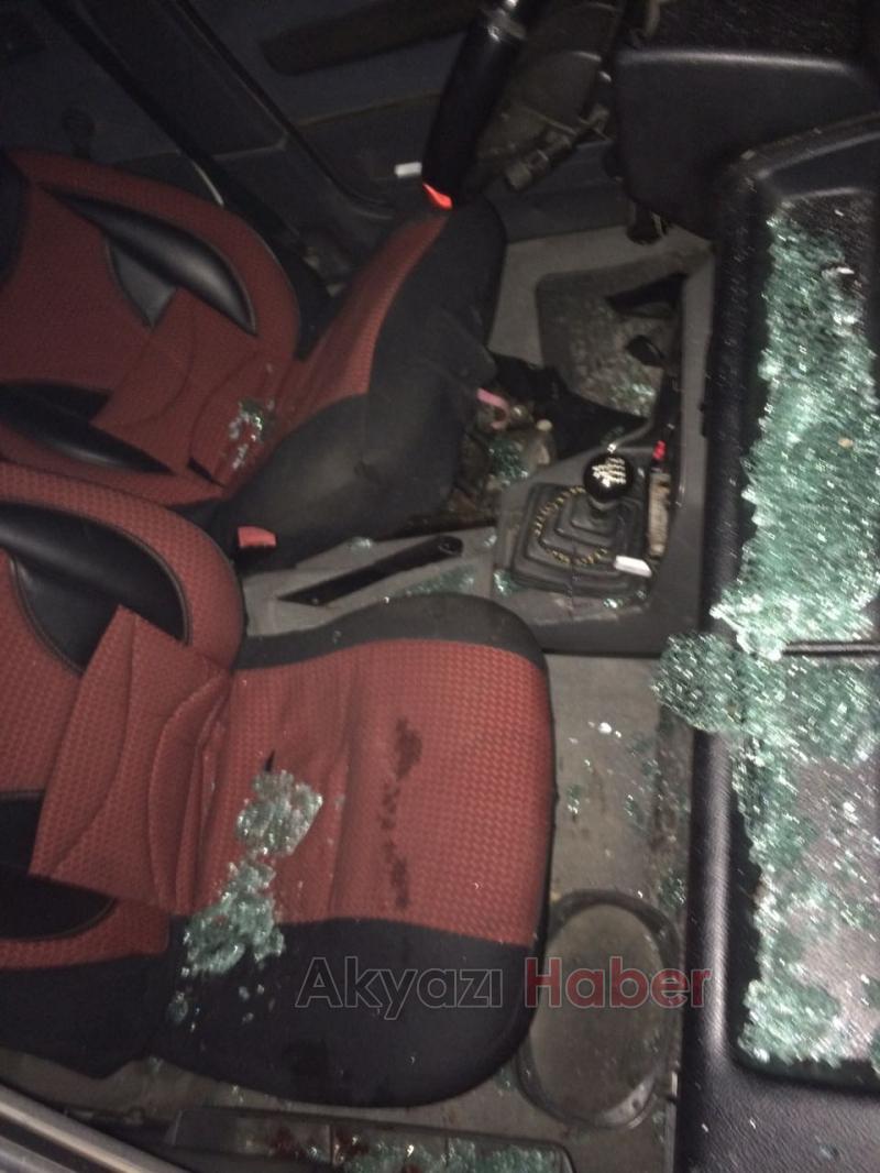 Kontrolü Kaybeden Sürücü Direğe Çarptı