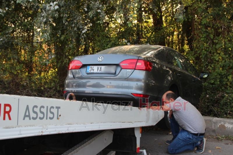 Kontrolünü Kaybeden Otomobil Yol Kenarına Uçtu