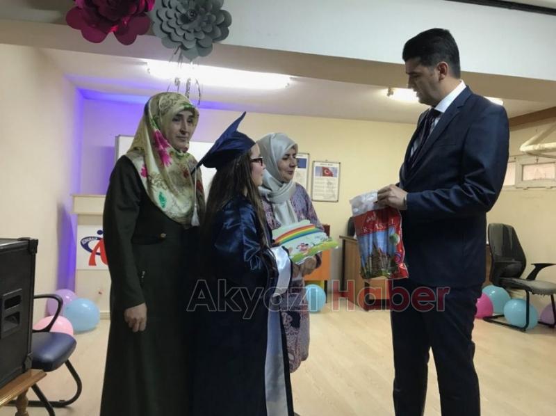 Konuralp İlkokulu nda Karne Töreni