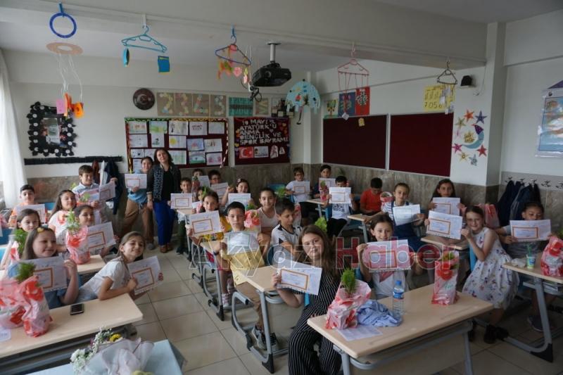 Konuralp İlkokulunda Karne Heyecanı