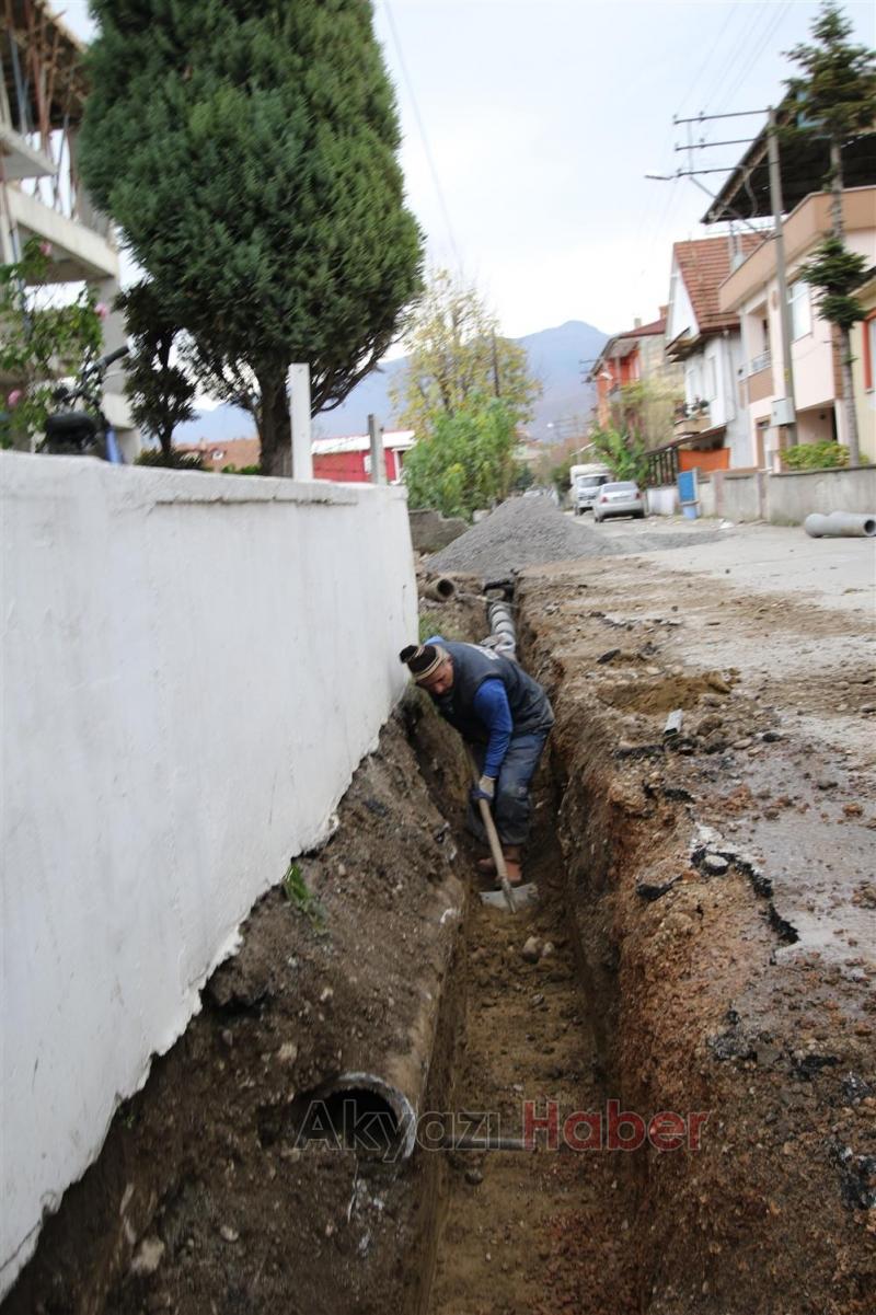 KONURALP MAHALLESİNDE 11000 METREKARE KİLİTLİ PARKE ÇALIŞMASI