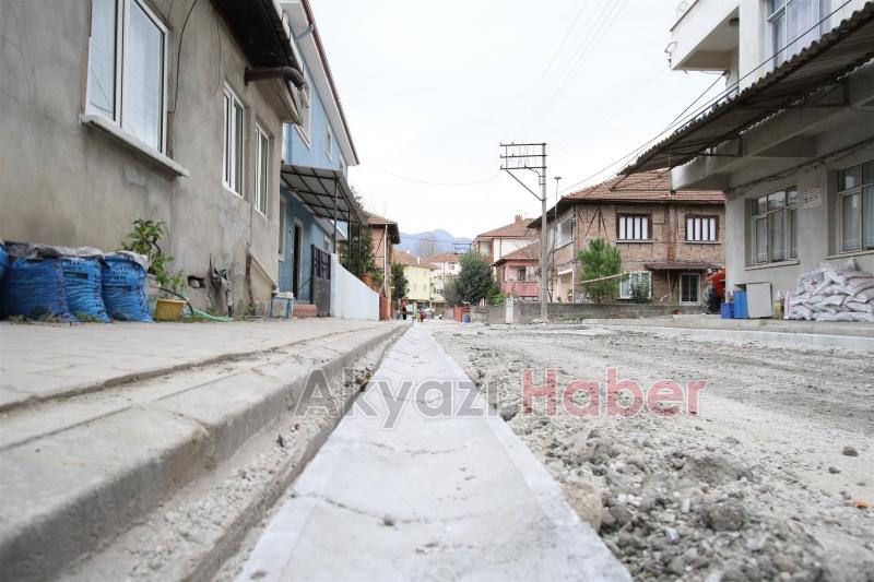 KONURALP MAHALLESİNDE 11000 METREKARE KİLİTLİ PARKE ÇALIŞMASI