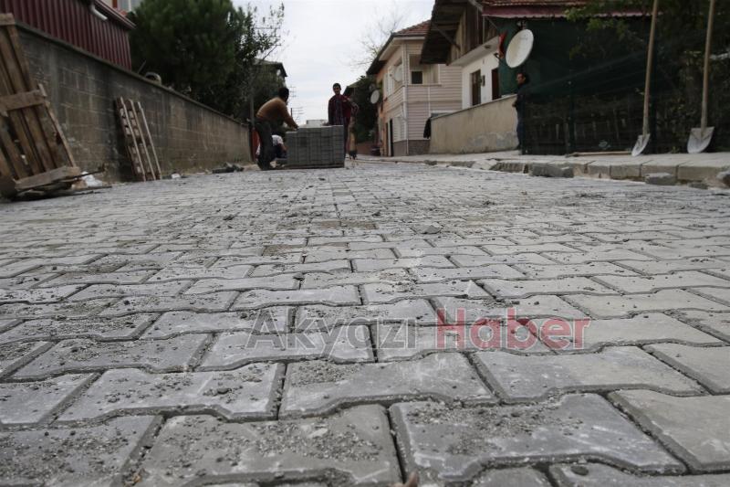 KONURALP MAHALLESİNDE 11000 METREKARE KİLİTLİ PARKE ÇALIŞMASI