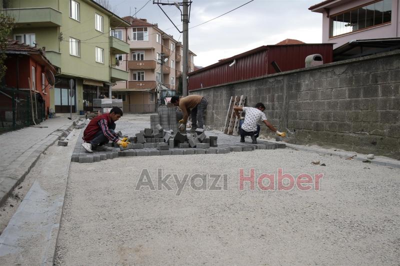 KONURALP MAHALLESİNDE 11000 METREKARE KİLİTLİ PARKE ÇALIŞMASI
