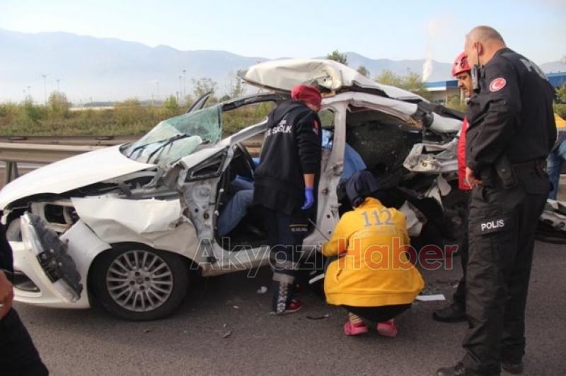 Korkunç kaza Akyazılı baba ile oğlunu ayırdı