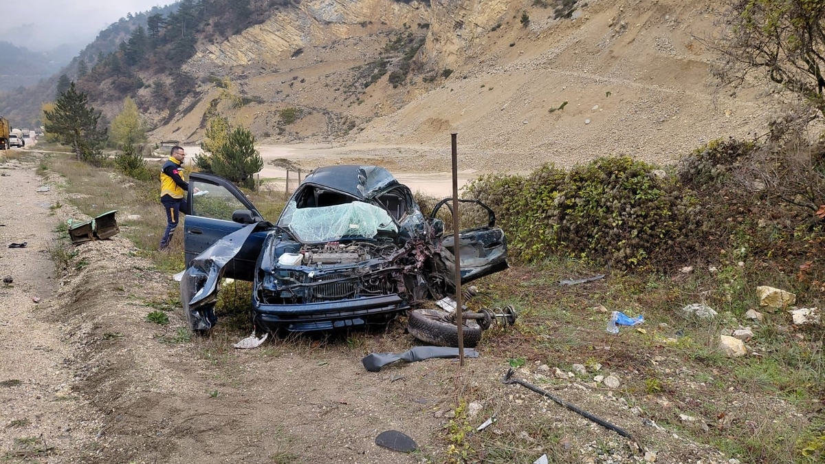 Korkunç kaza; Otomobil sürücüsü öldü