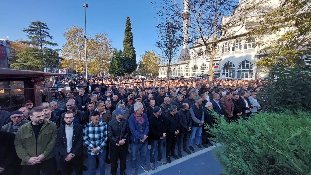Köye ilaç götürürken kazada hayatını kaybetmişti, toprağa verildi