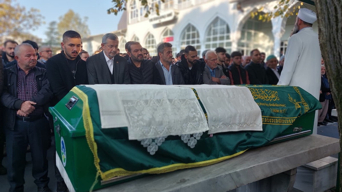 Köye ilaç götürürken kazada hayatını kaybetmişti, toprağa verildi