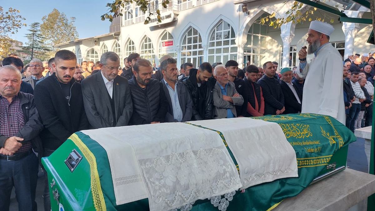 Köye ilaç götürürken kazada hayatını kaybetmişti, toprağa verildi