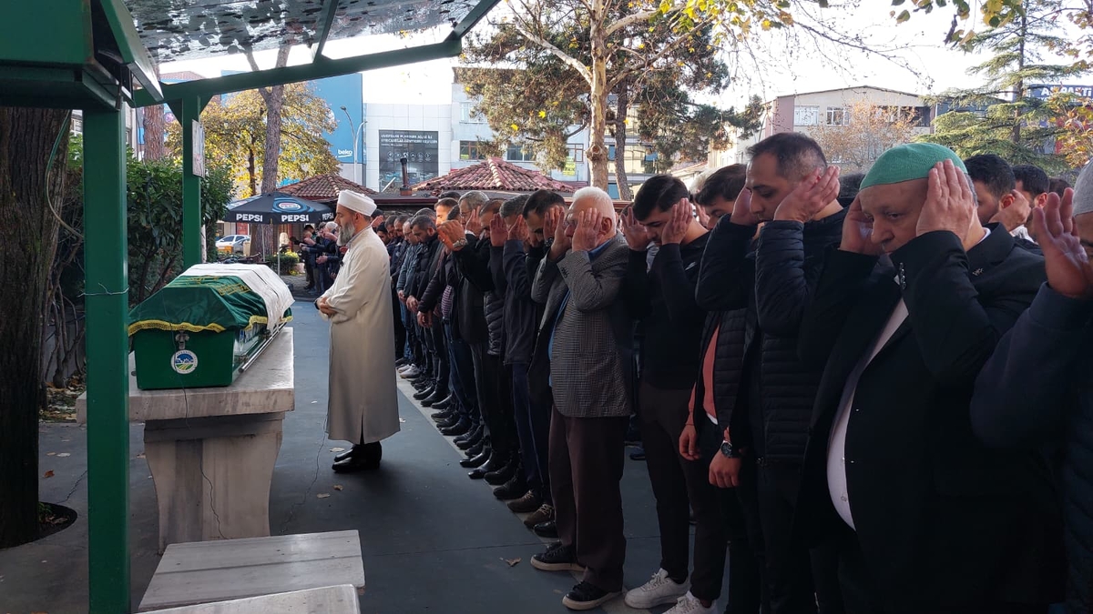 Köye ilaç götürürken kazada hayatını kaybetmişti, toprağa verildi